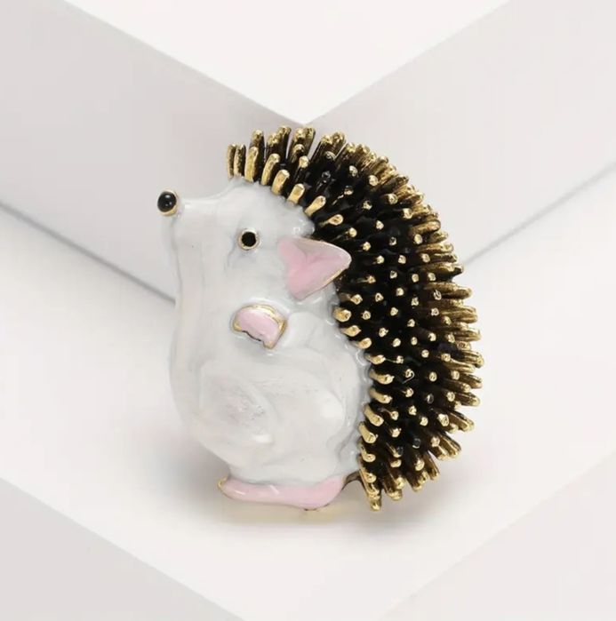 Бутикови брошки за всеки повод.