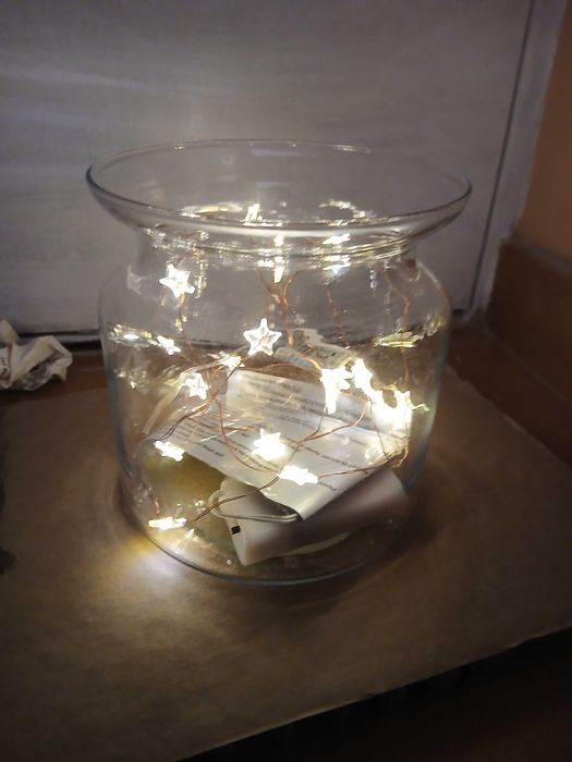 instalatie de lumini cu stelute in vas