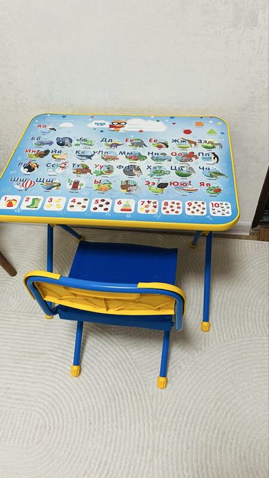 Продам детский стол