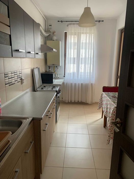 Inchiriez apartament 2 camere zona Lidl - Rezervelor (Rosu)
