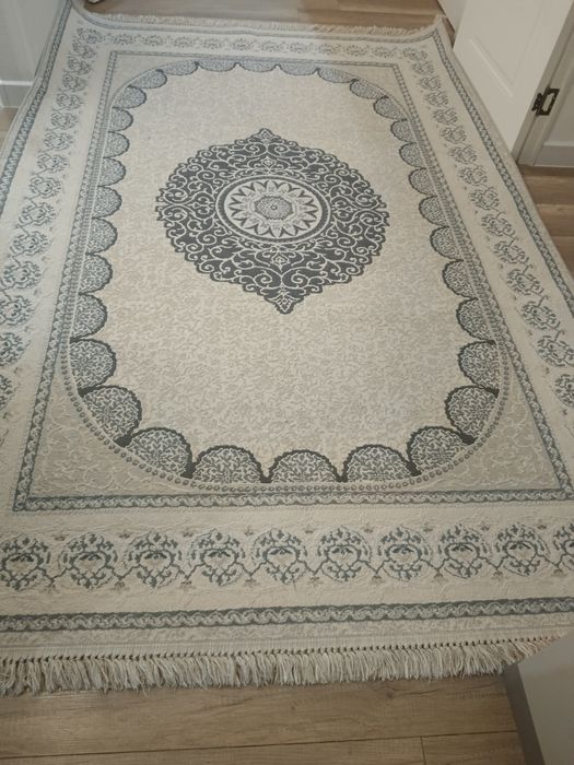 Продам ковер  бу