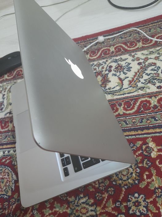 Apple MacBook Pro 13 Intel Core i7 8 GB SSD 240 GB WD