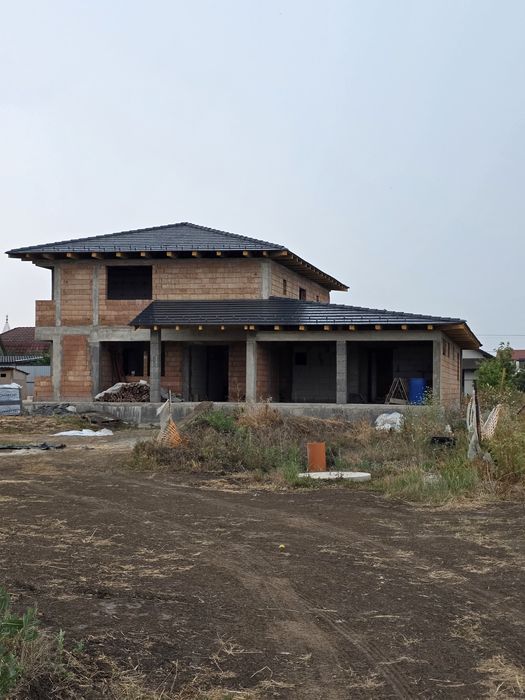 Casă la roșu P+1+Subsol, 295 mp utili, teren 9,6 ari