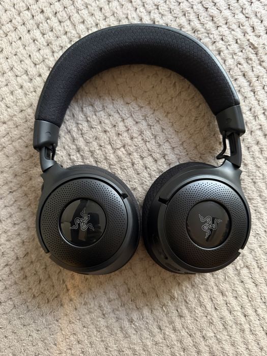 Razer Kraken V4 Чисто Нови !!