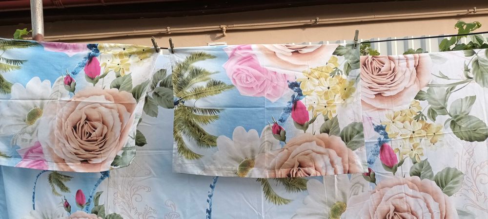 Set Lenjerie de pat cu Roses 3D, cu 4 piese, 2 persoane