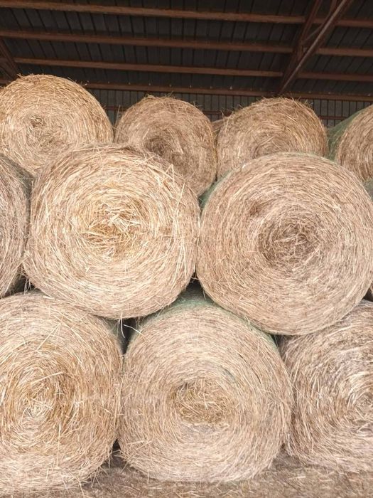 Продавам бали сено, бали сено и люцерна