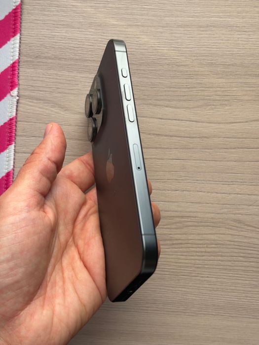 Продам iPhone 15 pro 256гб