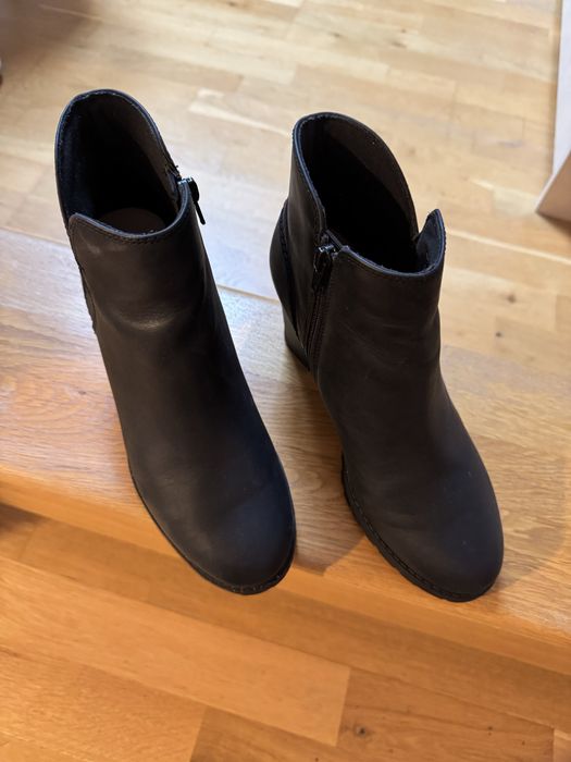 Vand botine dama Clarks