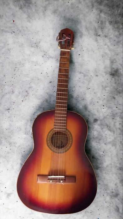 Продам Гитару б/у