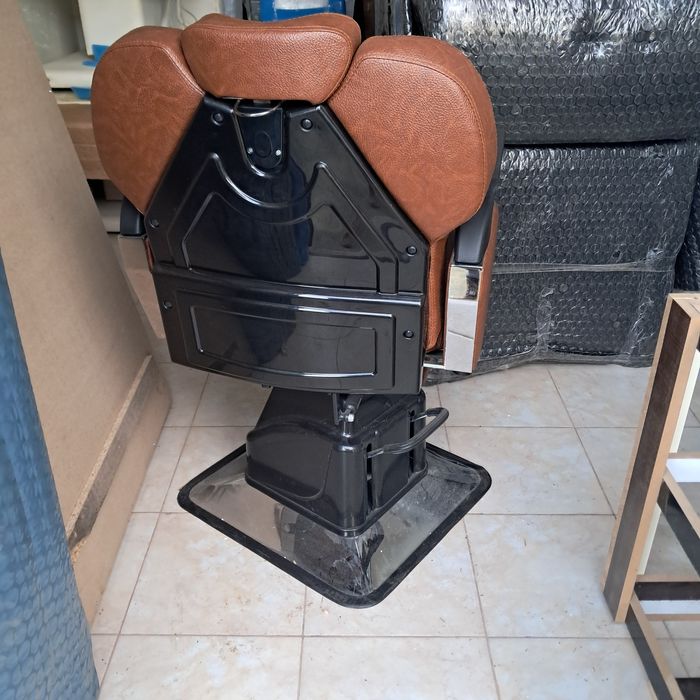 Бръснарски стол-НОВ