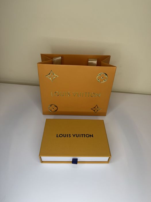 Гривна Louis Vuitton