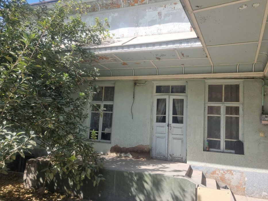 Камолон   Махали дом продажа без ремонт  хостел садик метро 100мт