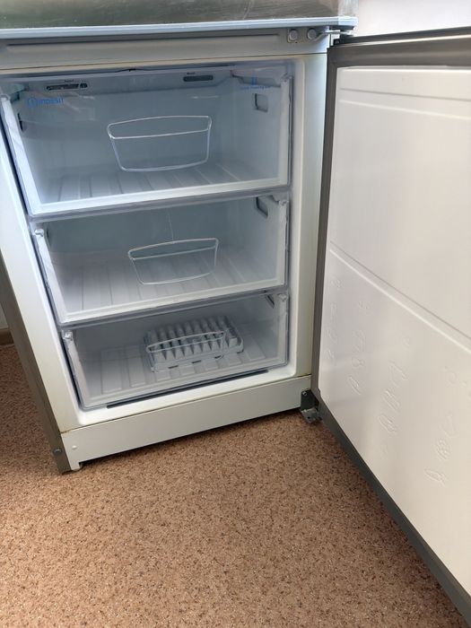 Продам холодильник б/у