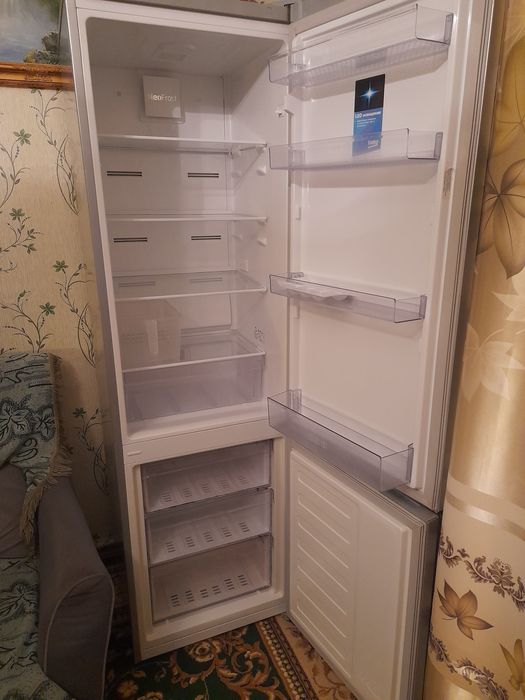 Продаю холодильник