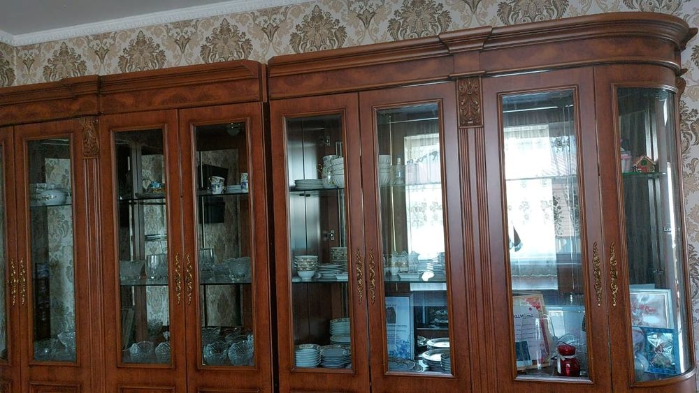 Продам мебель дерево.