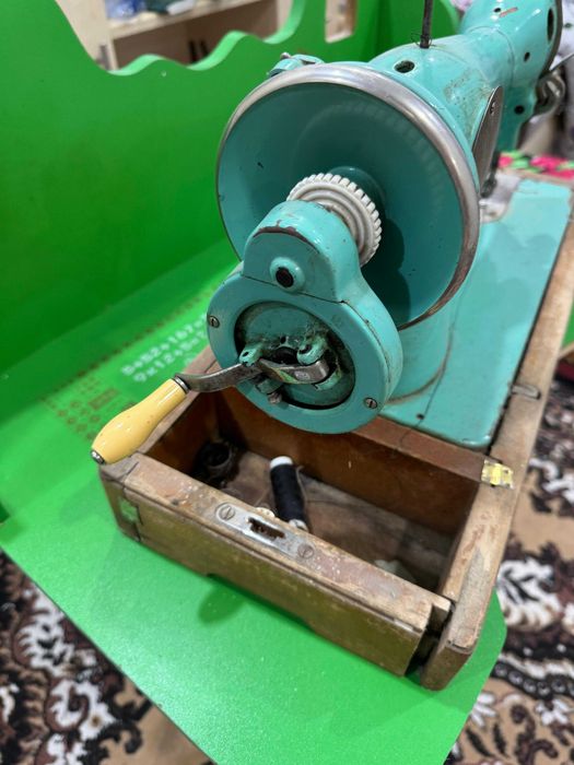 Продается швейная машина б/у