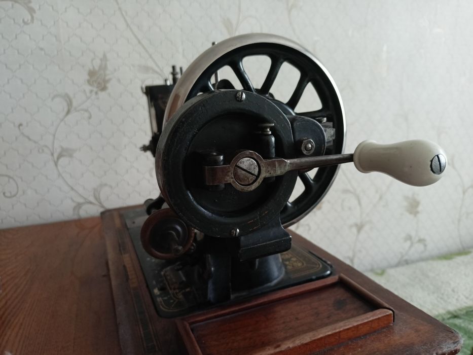 Швейные машины и оверлоки