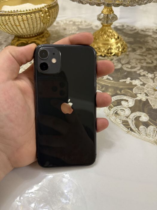 Продам Айфон 11 64G