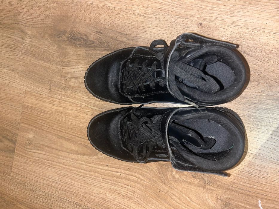 Женски обувки Puma.