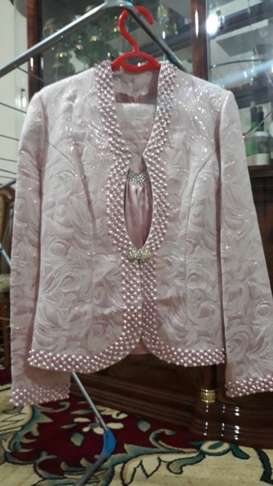 Kastyum yubka 46 razmer