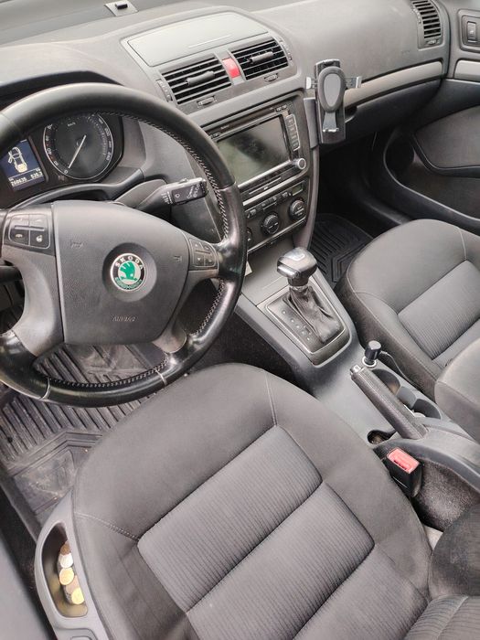 Vând Skoda Octavia 2DSG