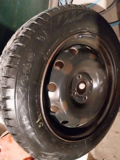 Гуми с джанти 15" за дачия/рено