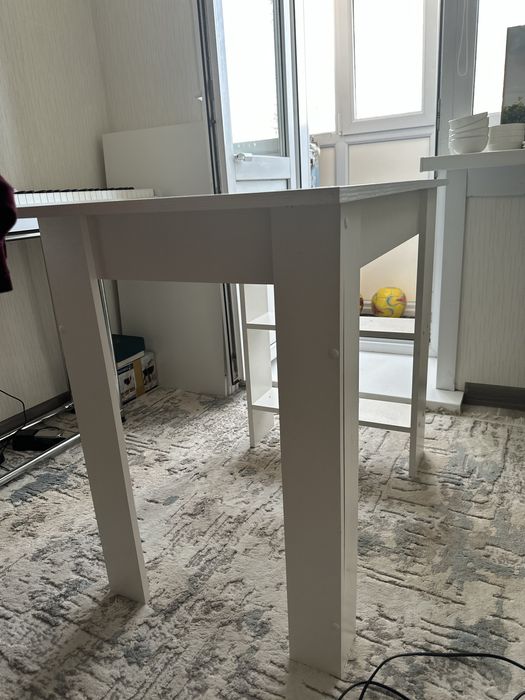 Продам кухонный стол