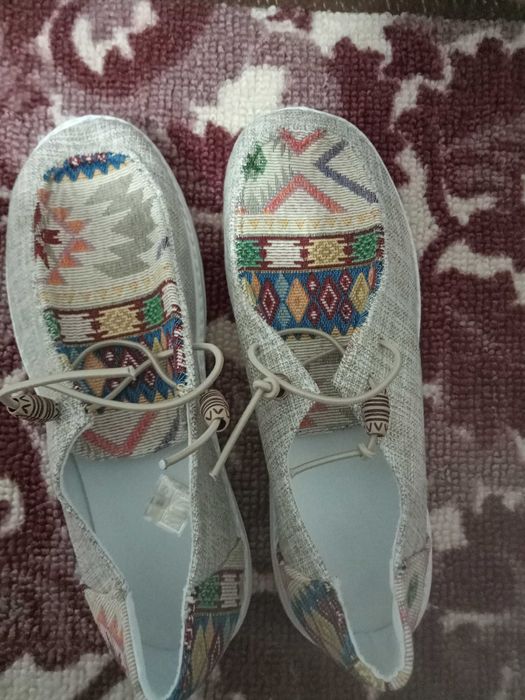 Кроссовка женская