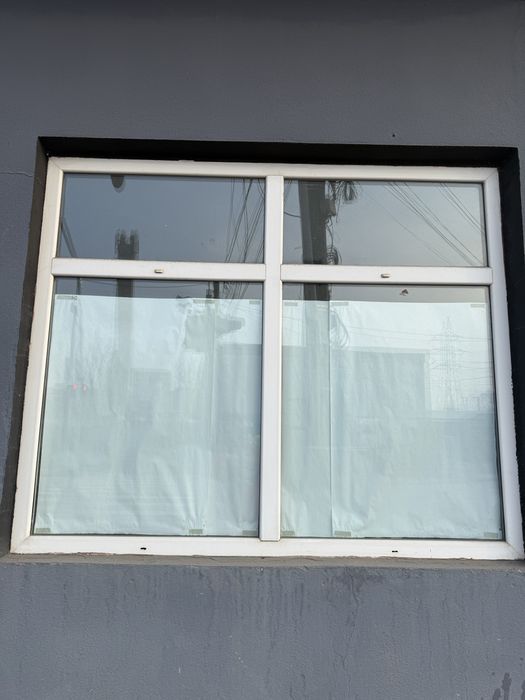 Usa+geamuri pentru magazin