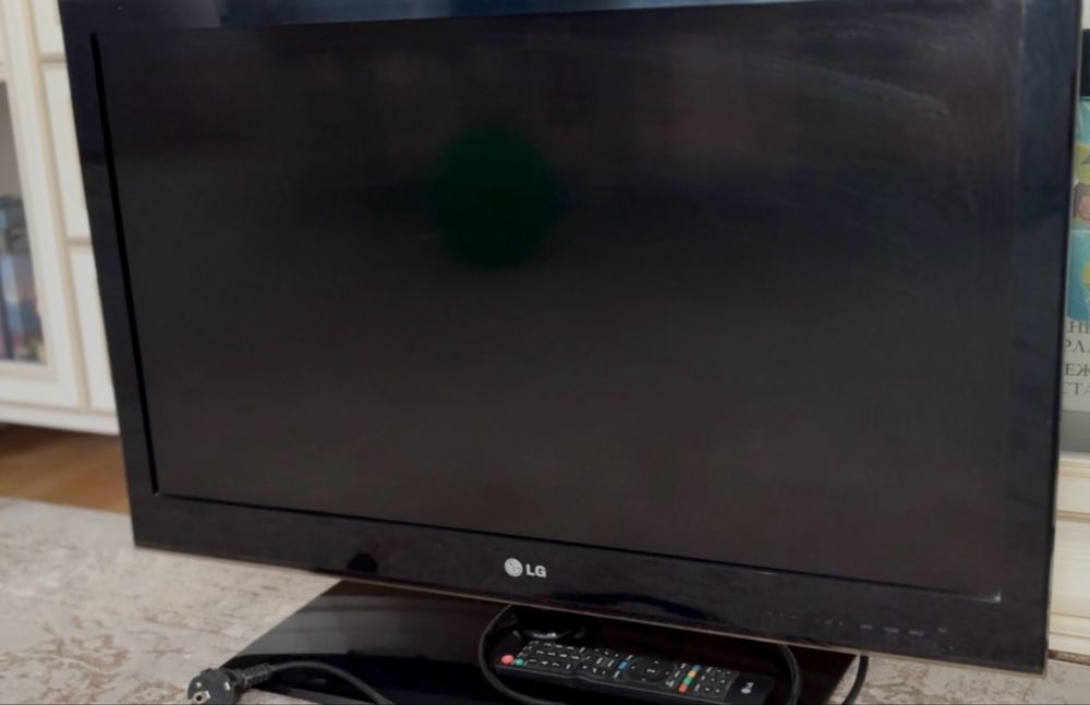 Продам телевизор LG 32LV3500