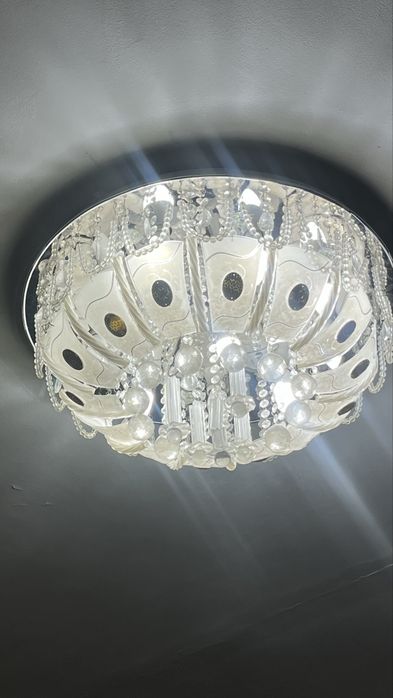 Люстра продается