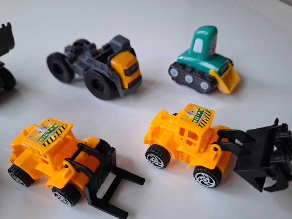 Лот от 6 малки колички за 3 euro