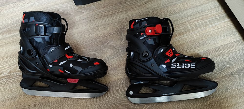 Продам коньки детские