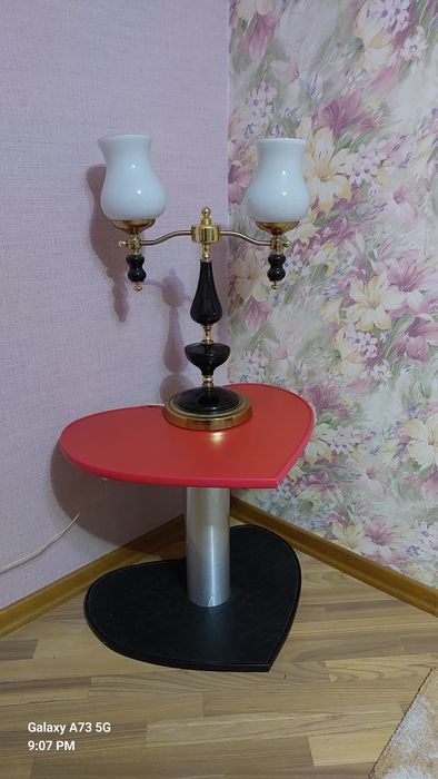 Винтпжная настольная лампа