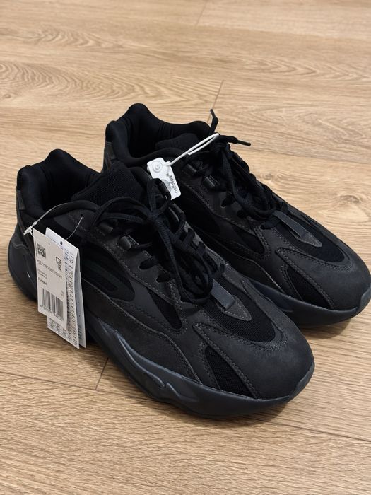 Adidas Yeezy 700 V2 Vanta, 45 1/3, Noi