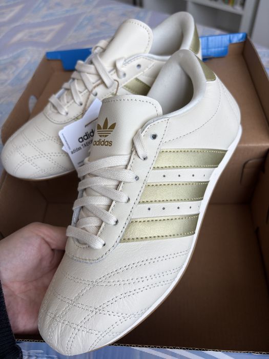 Кроссовки adidas оригинал