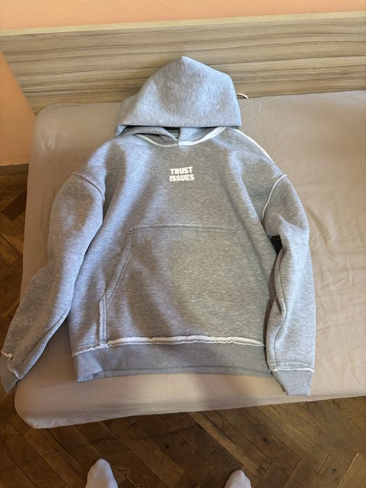 Alexander spade Trust issues М суичър