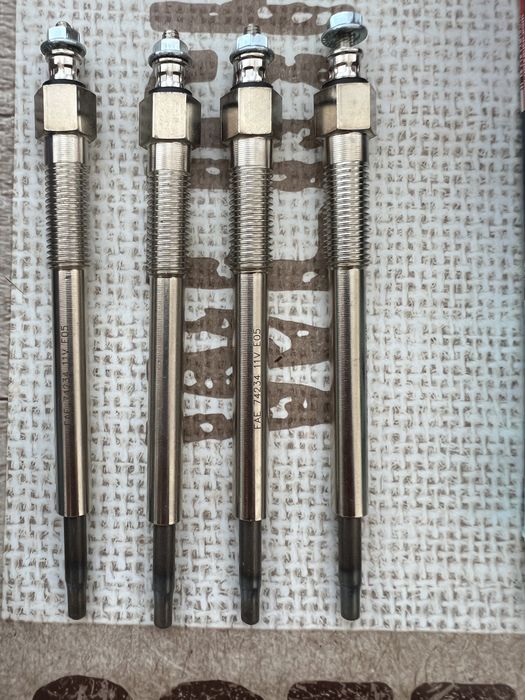 Vând cauciuc iarna Logan ,buji reducti cupla cârlig,Renault Megane 2 .