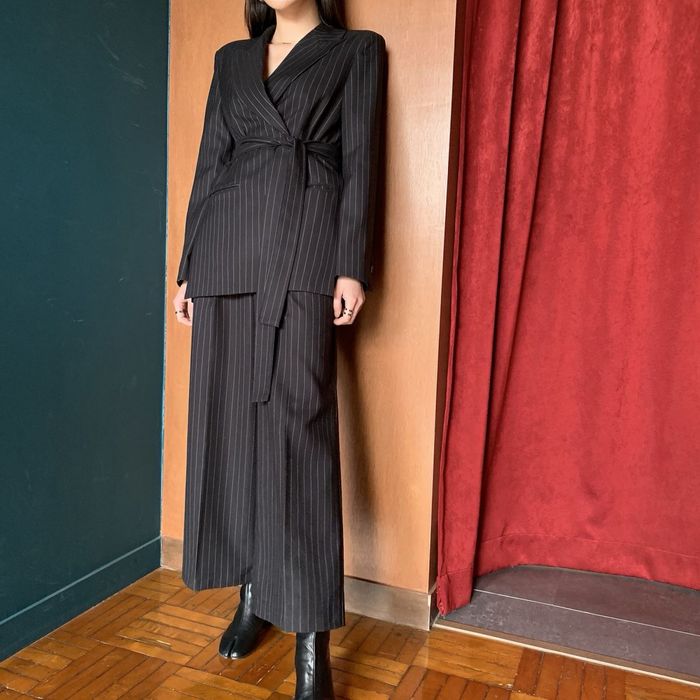 Продам костюм LARYIA