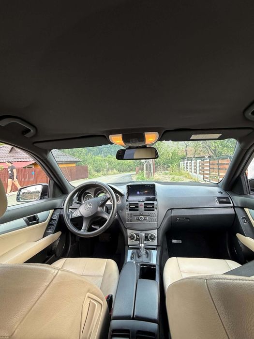 Mercedes Benz C220