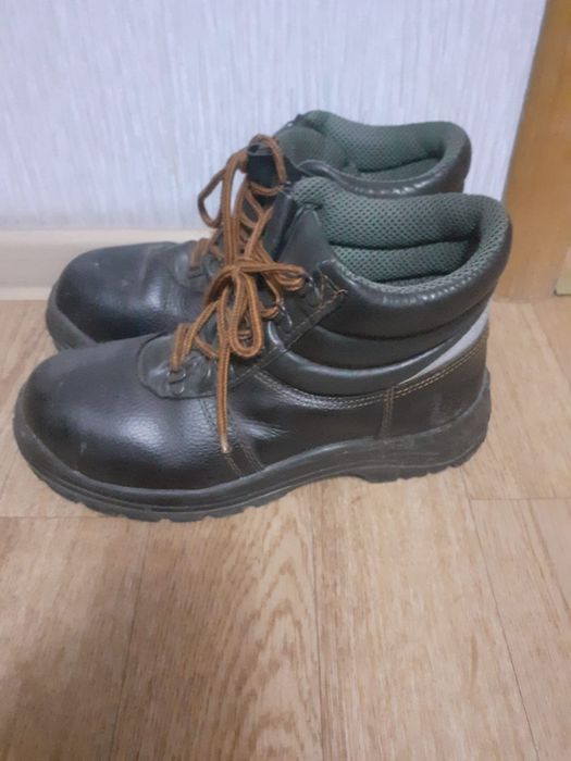 Продаётся спец одежды зимние размеры 50 52