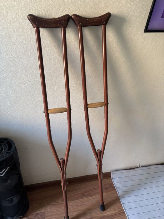 Балдақ(костель) продам костыли , подлокотник