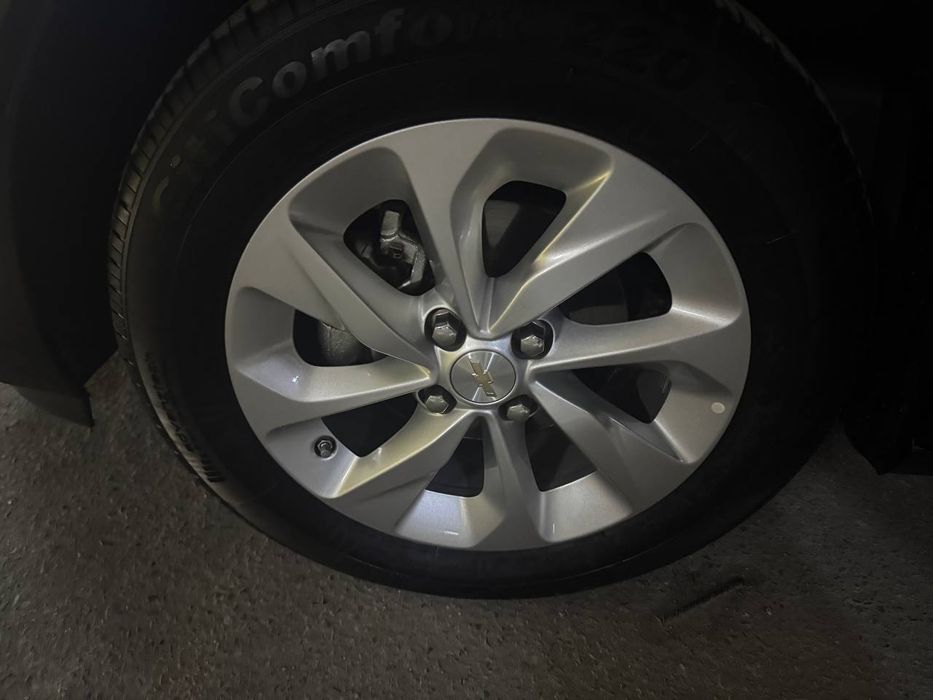 Diska Balon Sotiladi Onix razmer 15