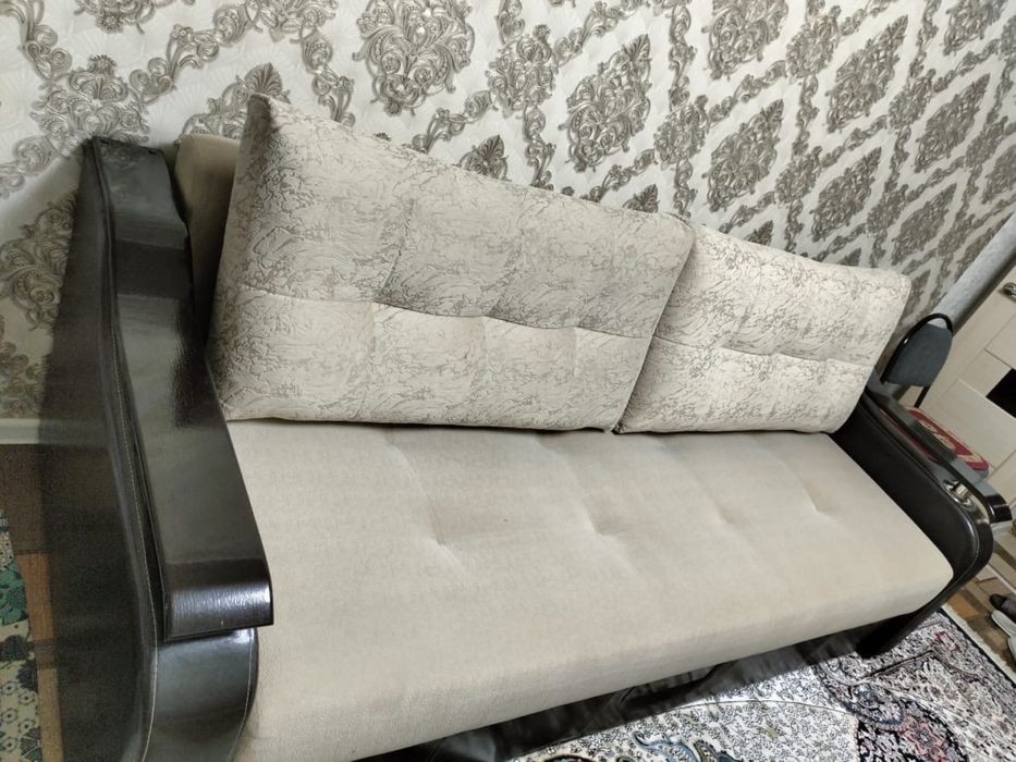 Продам диван в отличном состоянии