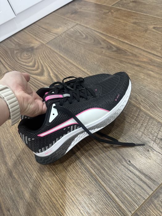 Продам кроссовки оригинал