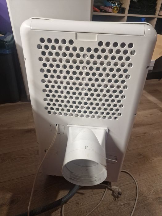 Продавам мобилен климатик beko