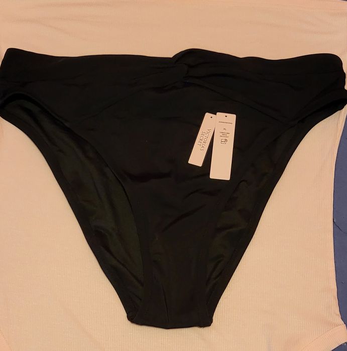 Victoria's Secret чисто нов и оригинален бански костюм  XL