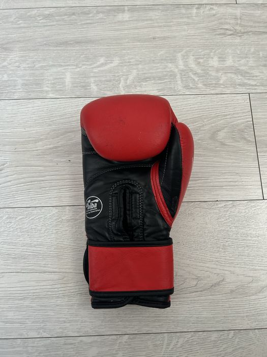 Боксерские перчаткий ВЕЛО