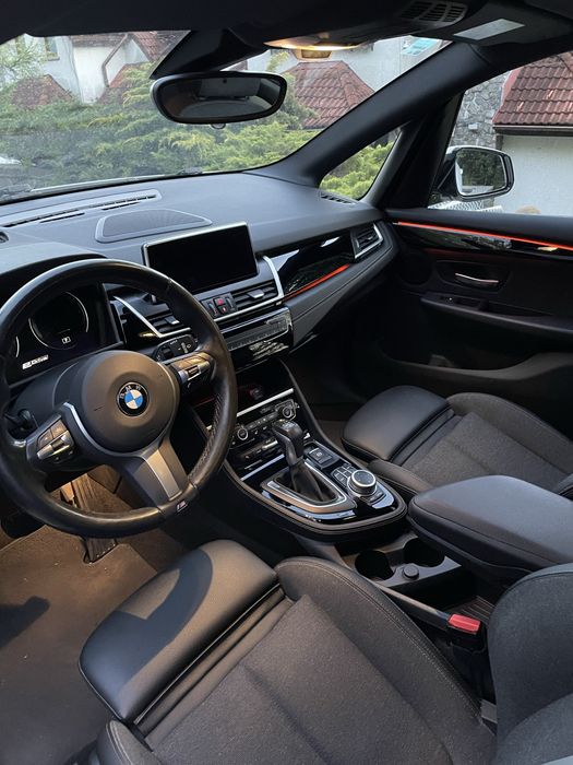 BMW 225xe active tourere, plug-in hibrid, an 2021, 83000km, tractiune integrala, M pachet, cumparata BMW Romania