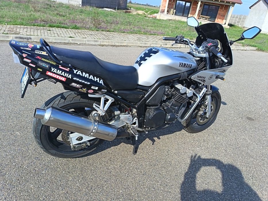 Vând Yamaha Fazer